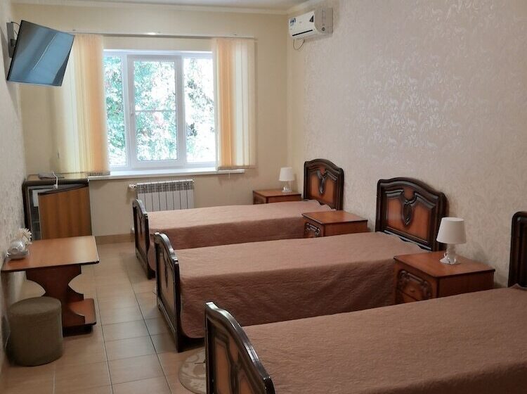 غرفة قياسية ثلاثية, Restaurant And Hotel Complex «corsica»