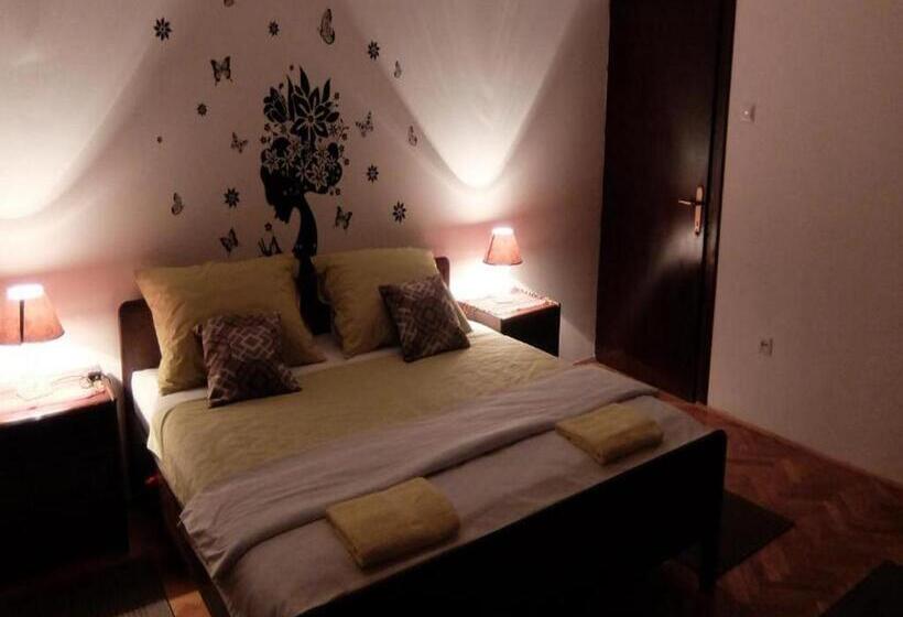 شقة غرفة نوم واحدة مزودة بشُرفة, Apartments & Rooms Rendulić