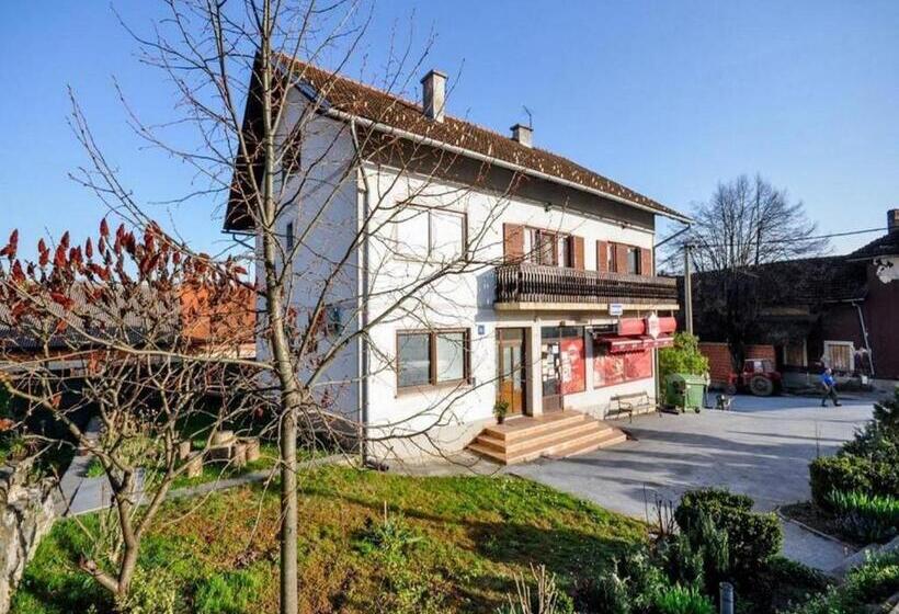 شقة غرفة نوم واحدة مزودة بشُرفة, Apartments & Rooms Rendulić