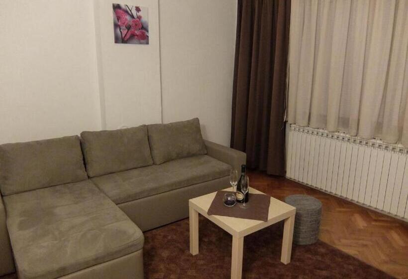 شقة غرفة نوم واحدة مزودة بشُرفة, Apartments & Rooms Rendulić