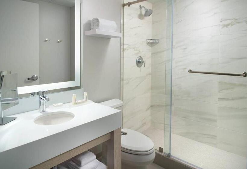 غرفة قياسية سرير كينج, Courtyard Miami Coconut Grove