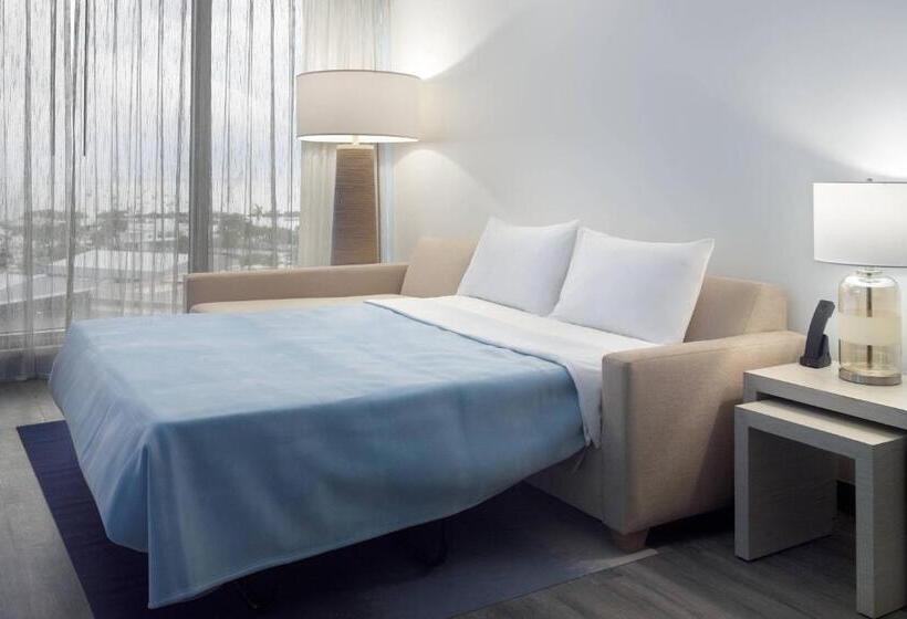 غرفه قياسيه سريرين مزدوجين, Courtyard Miami Coconut Grove