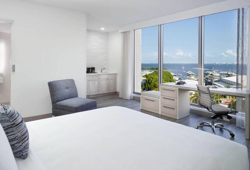 جناح سرير كينج, Courtyard Miami Coconut Grove