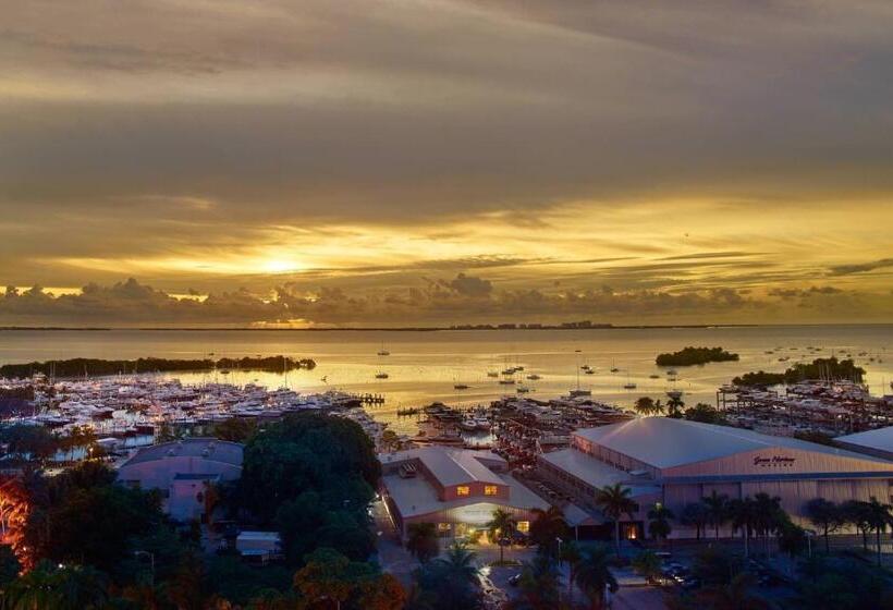 جناح سرير كينج, Courtyard Miami Coconut Grove