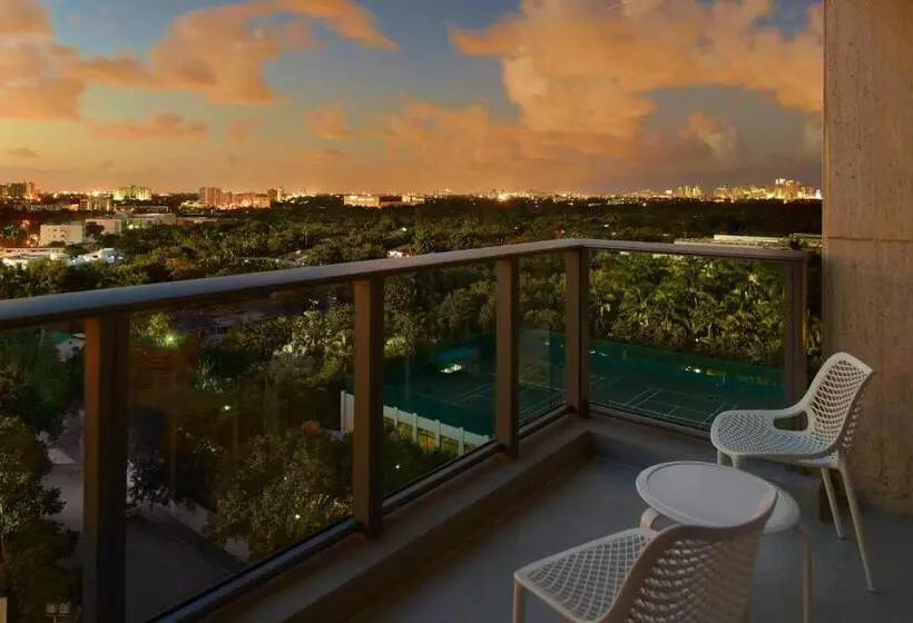 اتاق استاندارد, Courtyard Miami Coconut Grove
