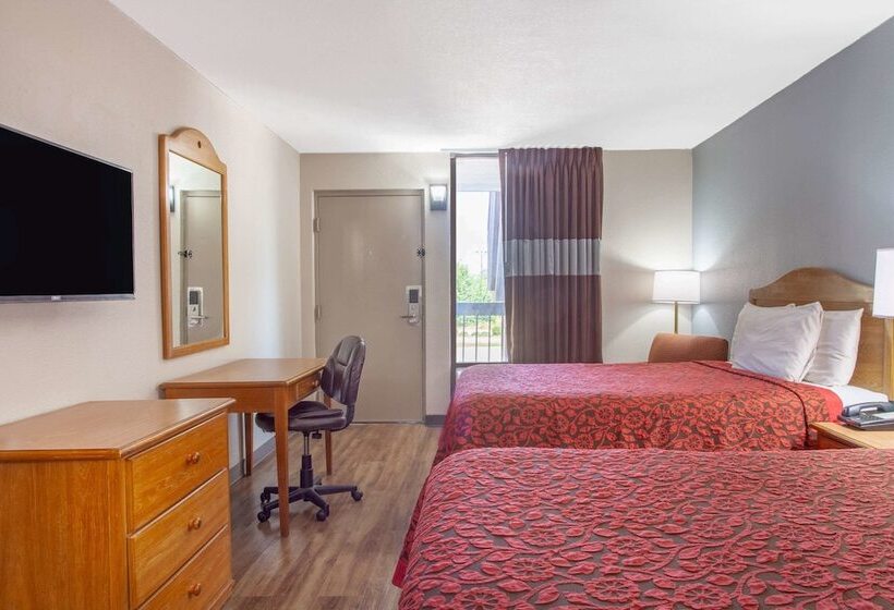Quarto Standard 2 Camas Casal, Days Inn By Wyndham Clinton   Laurens I 26