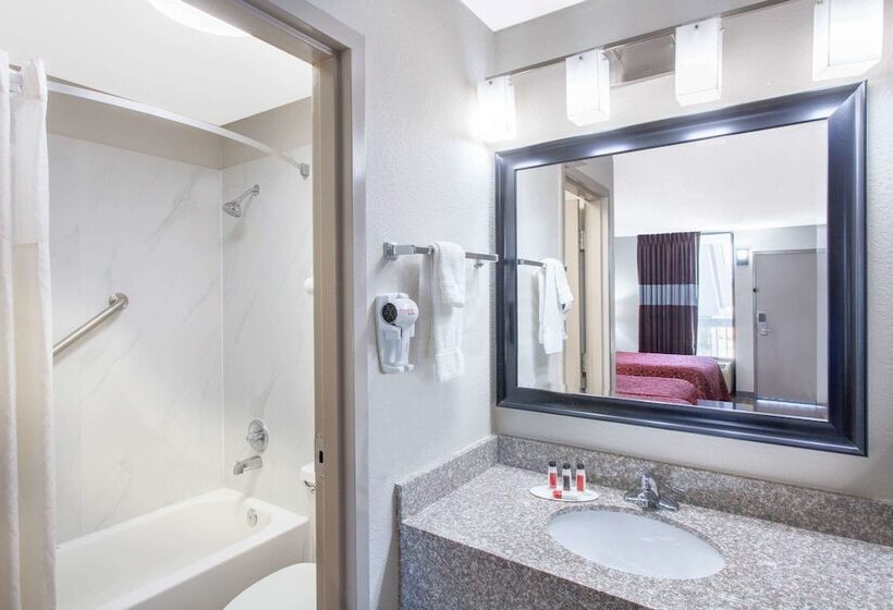 Quarto Standard 2 Camas Casal, Days Inn By Wyndham Clinton   Laurens I 26
