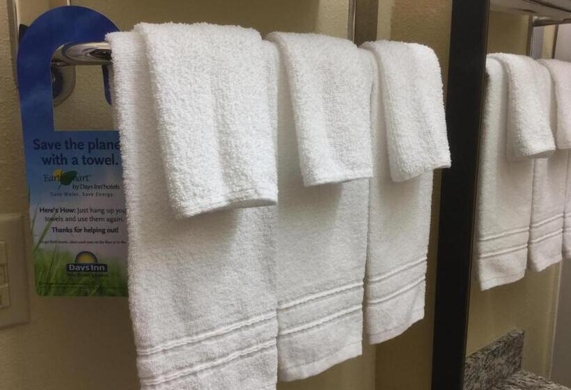 Quarto Standard 2 Camas Casal, Days Inn By Wyndham Clinton   Laurens I 26
