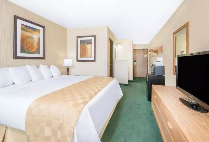 Standard-huone King-vuode, Days Inn & Suites By Wyndham Fargo 19th Ave/airport Dome