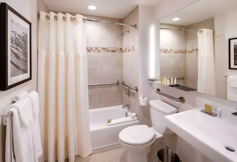 身障者適用ジュニアスイートルーム, Doubletree By Hilton Hotel & Suites Jersey City