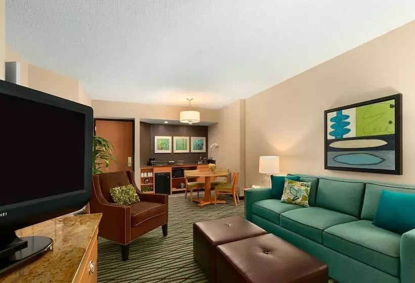 身障者適用スイートルーム, Doubletree Suites By Hilton Orlando   Disney Springs® Area