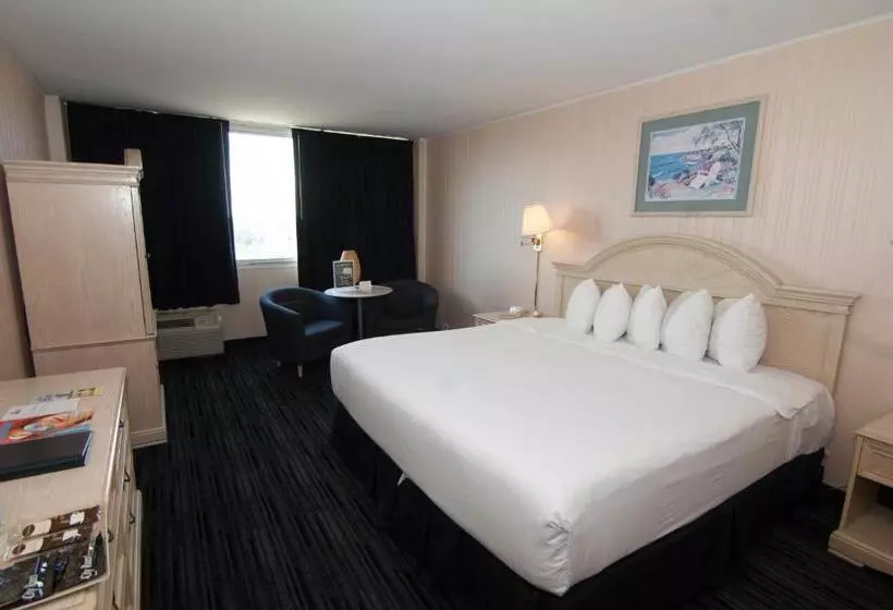 身障者適用キングサイズベッドルーム, Ramada By Wyndham North Bergen