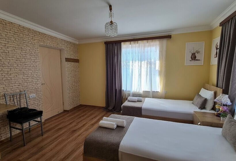 Номер Стандарт Вид на Горы, Seva Guesthouse Byurakan