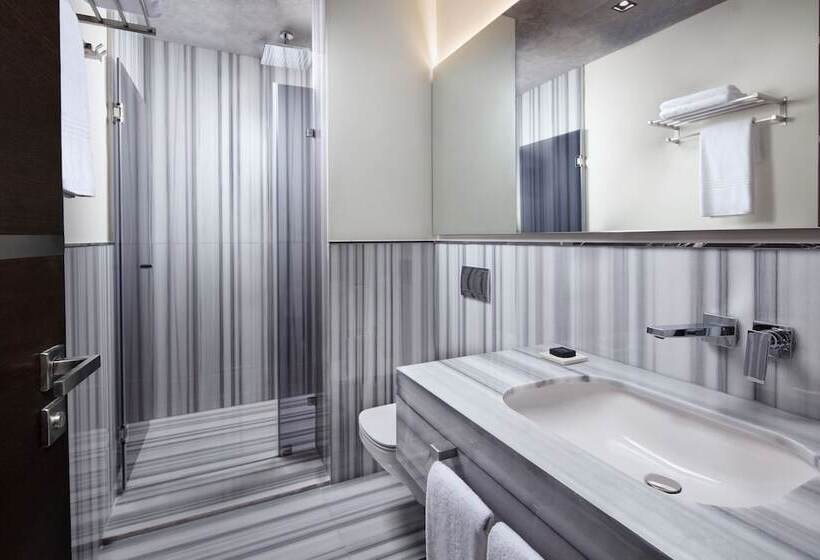 Cameră Deluxe, Decamondo Galata, A Tribute Portfolio