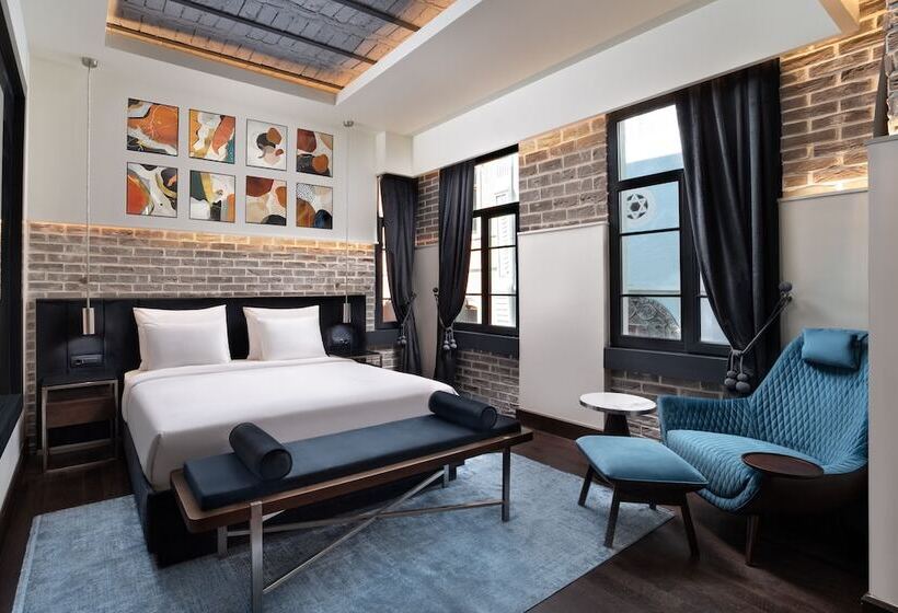 Cameră Deluxe, Decamondo Galata, A Tribute Portfolio