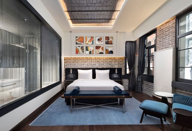 Cameră Deluxe, Decamondo Galata, A Tribute Portfolio