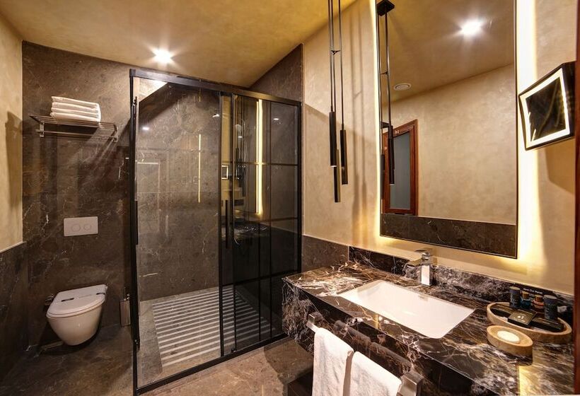 Suite, Decamondo Galata, A Tribute Portfolio