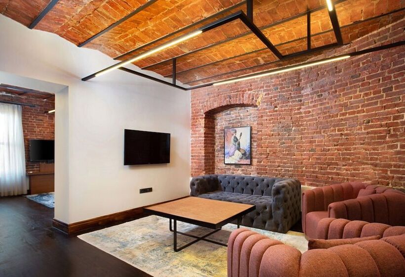 Suite, Decamondo Galata, A Tribute Portfolio