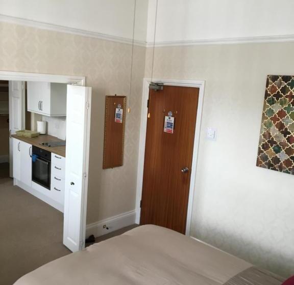 스탠다드 스튜디오, Milton Lodge