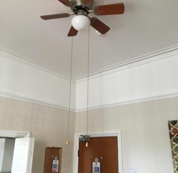 스탠다드 스튜디오, Milton Lodge