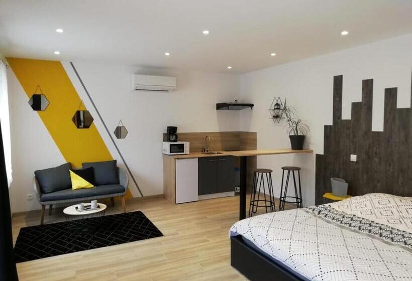 إستوديو ديلوكس, Dolce Villa