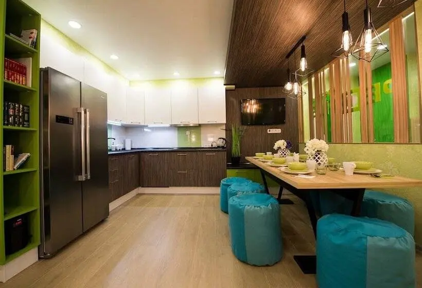 اتاق استاندارد, Hostel People