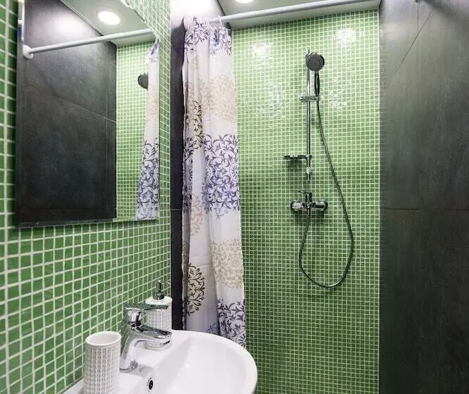 اتاق استاندارد, Hostel People