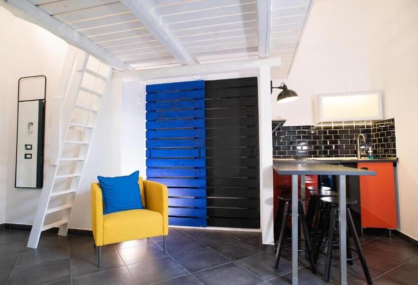 Полулюкс с Балконом, Incentro B&b