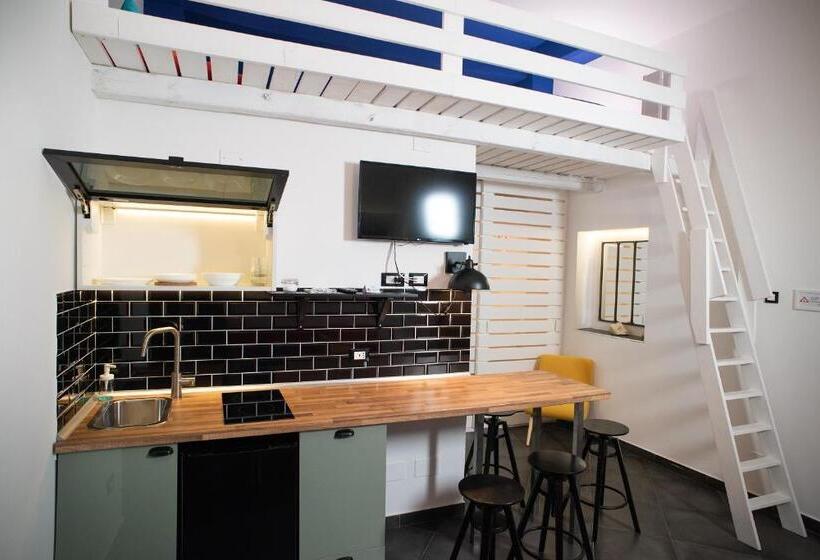 Люкс с Балконом, Incentro B&b