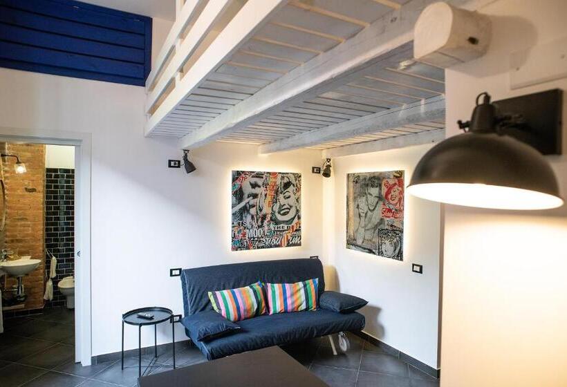 Полулюкс с Балконом, Incentro B&b