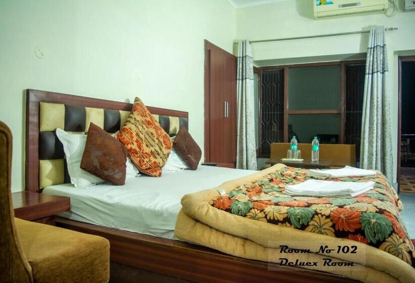 اتاق لوکس, Ganga Basin