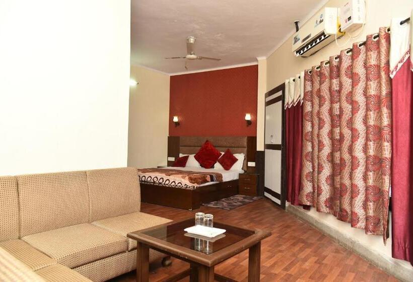 اتاق لوکس, Ganga Basin