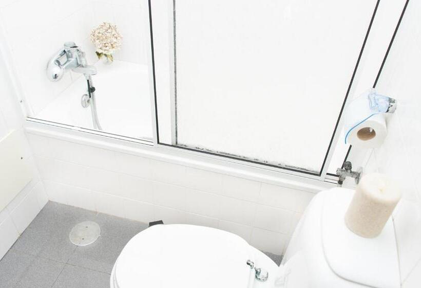 اتاق استاندارد با بالکن, Jaca Hostel Porto Da Cruz