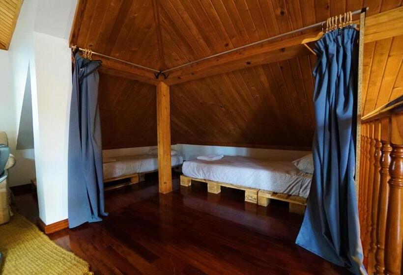 تختخواب در اتاق مشترک, Jaca Hostel Porto Da Cruz