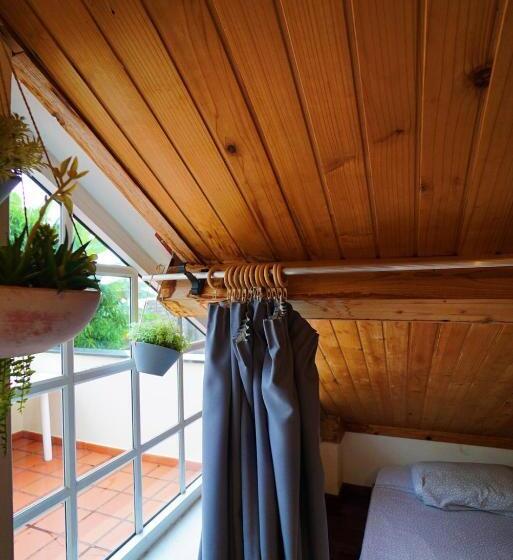 تختخواب در اتاق مشترک, Jaca Hostel Porto Da Cruz