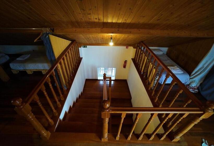 تختخواب در اتاق مشترک, Jaca Hostel Porto Da Cruz