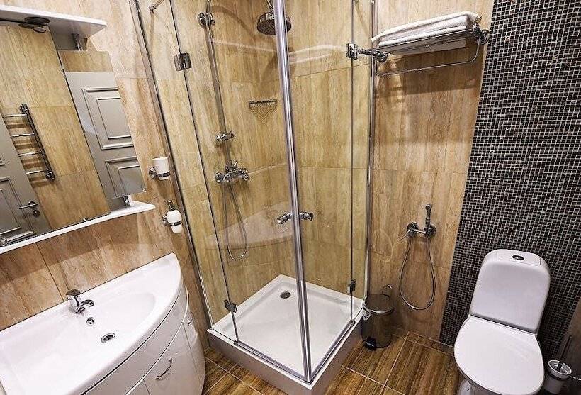 高级大房间, At The Rhythmic Gymnastics Center Irina Viner Usmanova