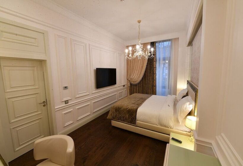 套房, At The Rhythmic Gymnastics Center Irina Viner Usmanova