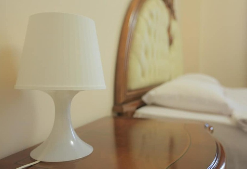 اتاق لوکس, Parma