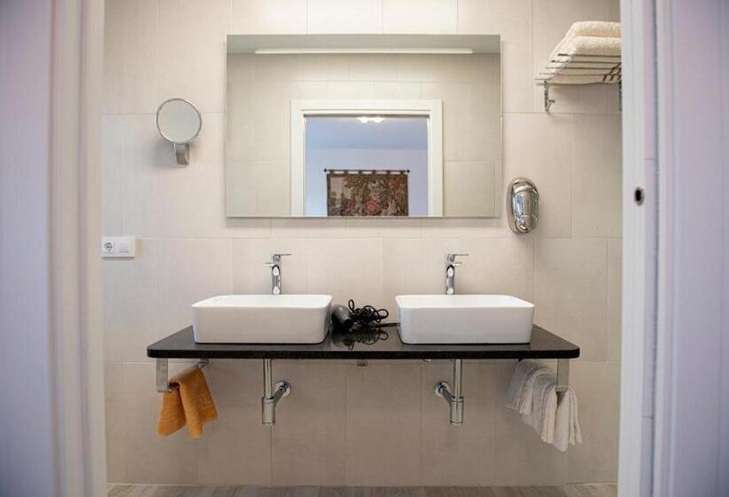 غرفة قياسية ذات إطلالة, Vilaseco