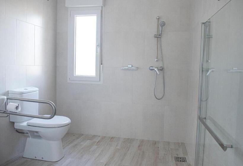 غرفة قياسية لذوى الاحتياجات الخاصة, Vilaseco