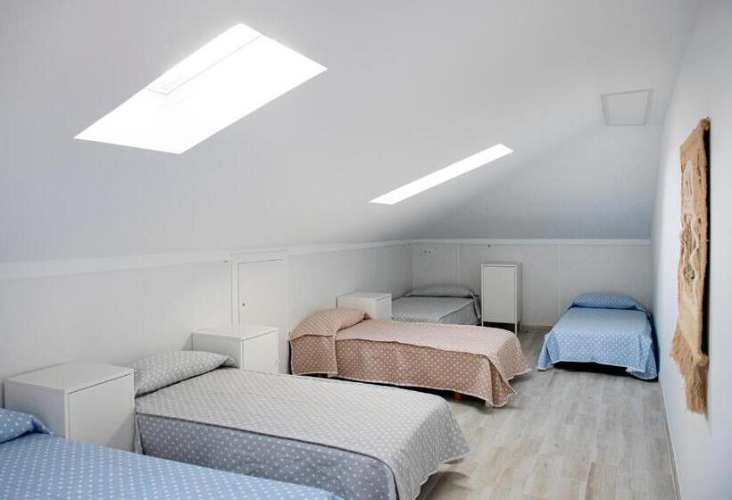 سرير فى غرفة مشتركه, Vilaseco