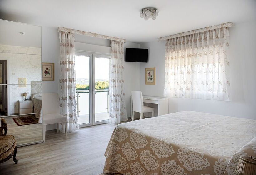 غرفة قياسية لذوى الاحتياجات الخاصة, Vilaseco