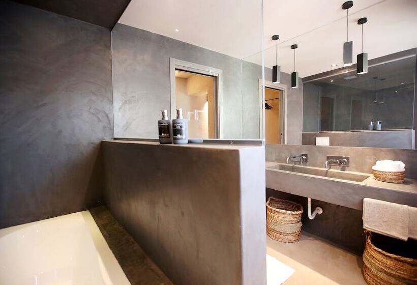 带阳台的豪华间, Casa Nostra Boutique Hotel & Spa