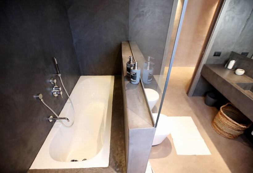 带阳台的豪华间, Casa Nostra Boutique Hotel & Spa