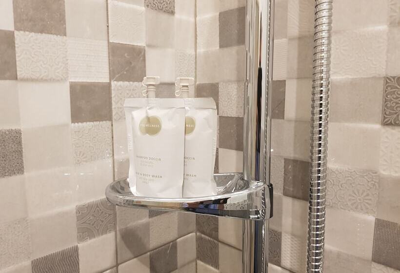 חדר אקונומי, Courtyard Rome Suite