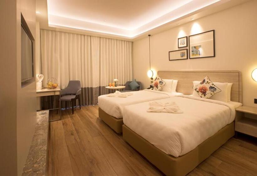 Номер Deluxe, Regenta Sgs Greenotel  Lonavala