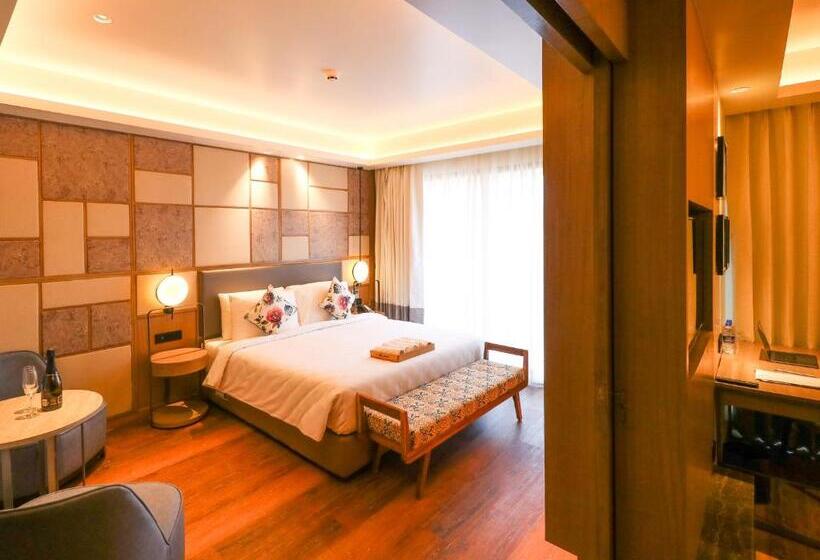 مجموعه ویستا شهر, Regenta Sgs Greenotel  Lonavala