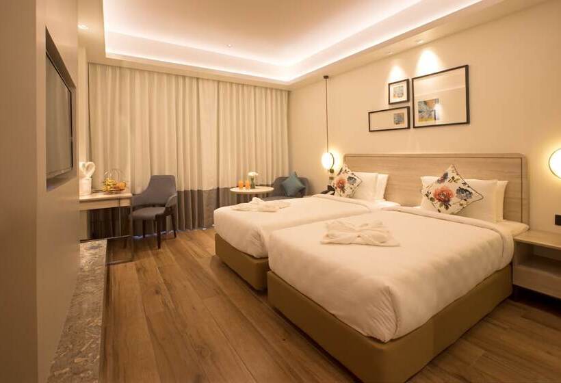 اتاق لوکس, Regenta Sgs Greenotel  Lonavala
