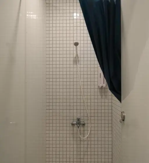 اتاق استاندارد چهارنفره با چشم‌انداز باغ, Dong Shan Yi Hostel